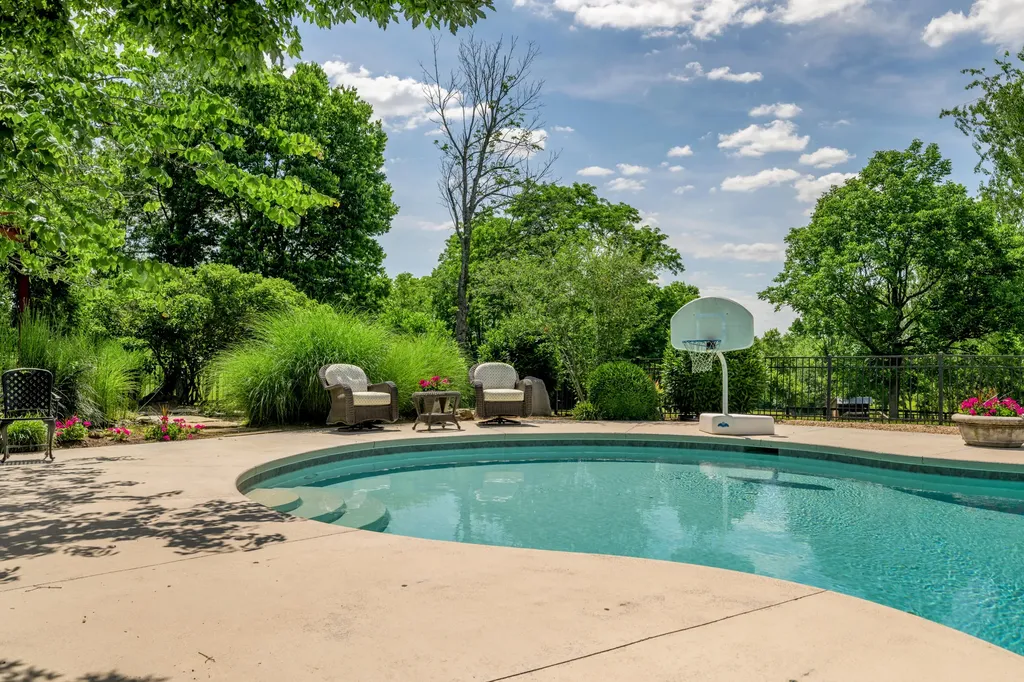 601 Delong Road Lexington KY 40515