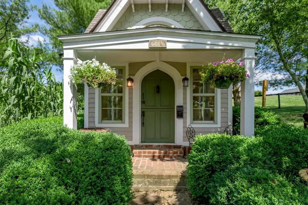 601 Delong Road Lexington KY 40515