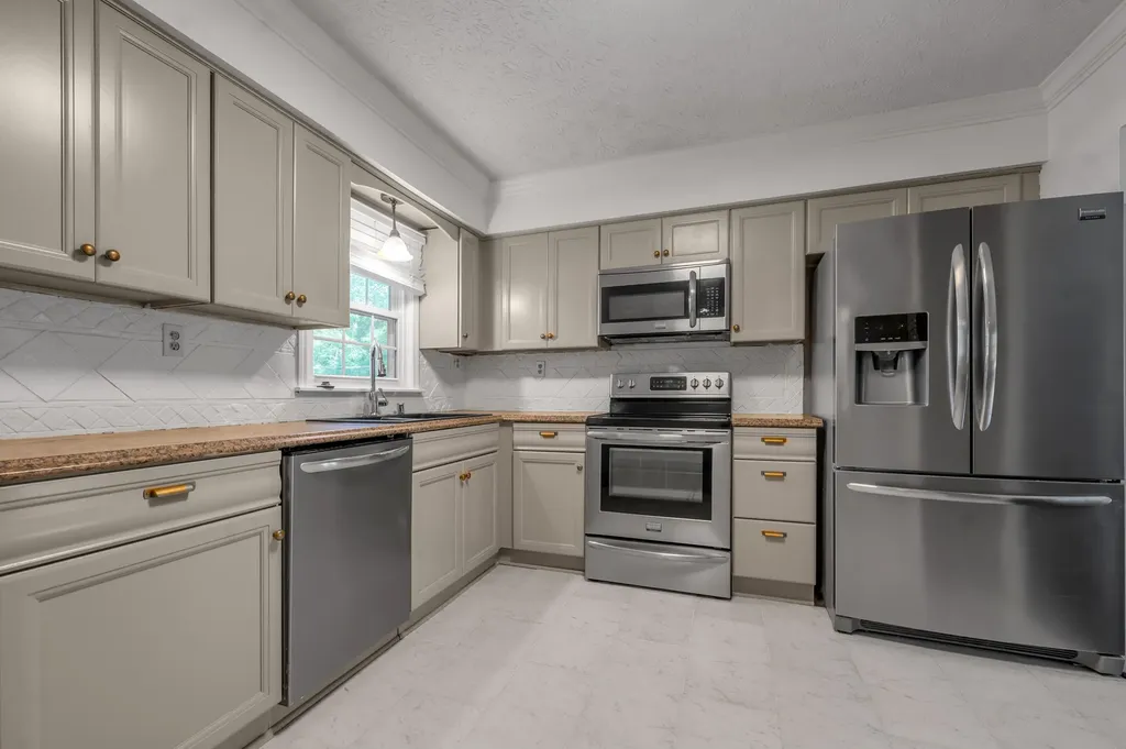 568 Merrimac Drive Lexington KY 40503
