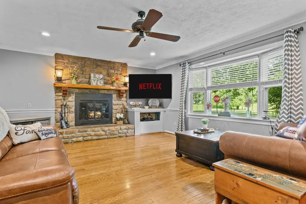 363 Douglas Avenue Versailles KY 40383