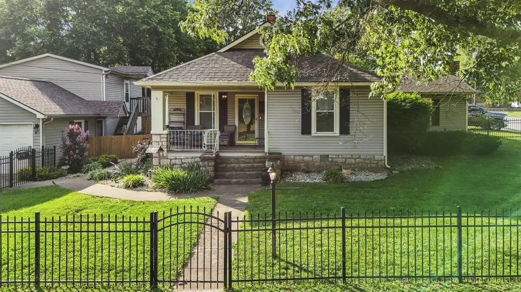363 Douglas Avenue Versailles KY 40383