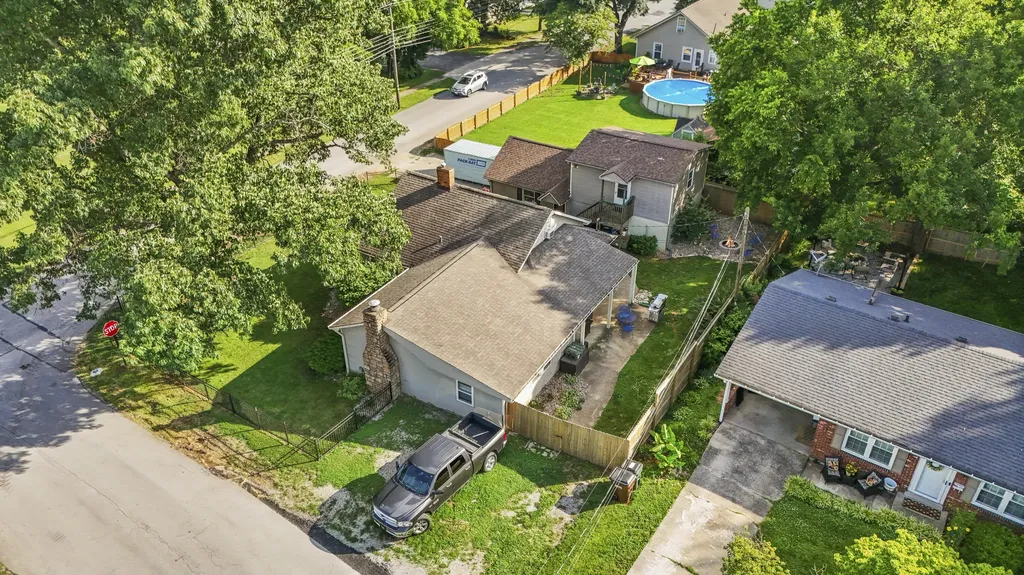 363 Douglas Avenue Versailles KY 40383