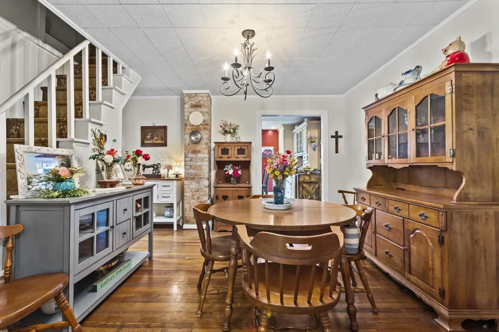363 Douglas Avenue Versailles KY 40383