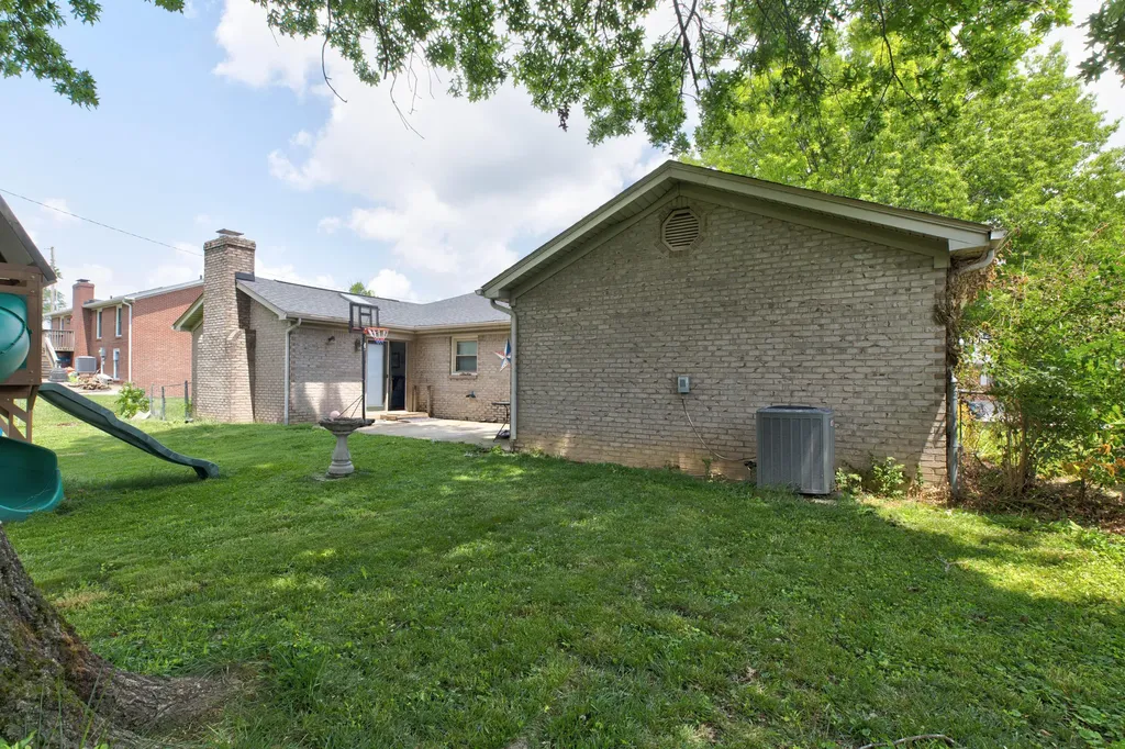 215 Saratoga Circle Richmond KY 40475