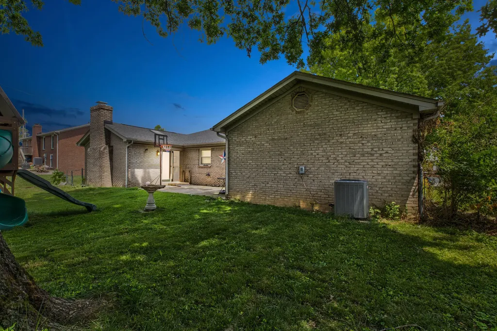 215 Saratoga Circle Richmond KY 40475