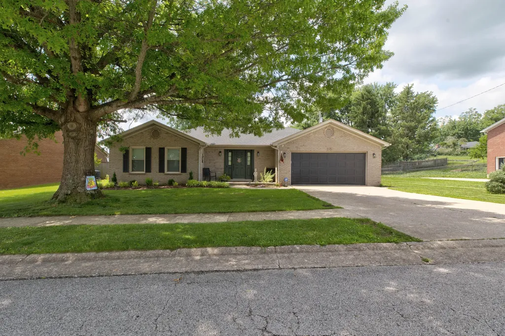 215 Saratoga Circle Richmond KY 40475