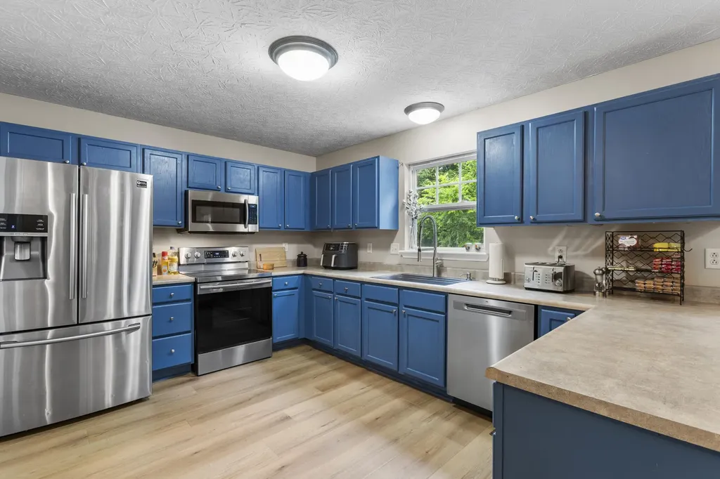 141 Meadow View Way Georgetown KY 40324