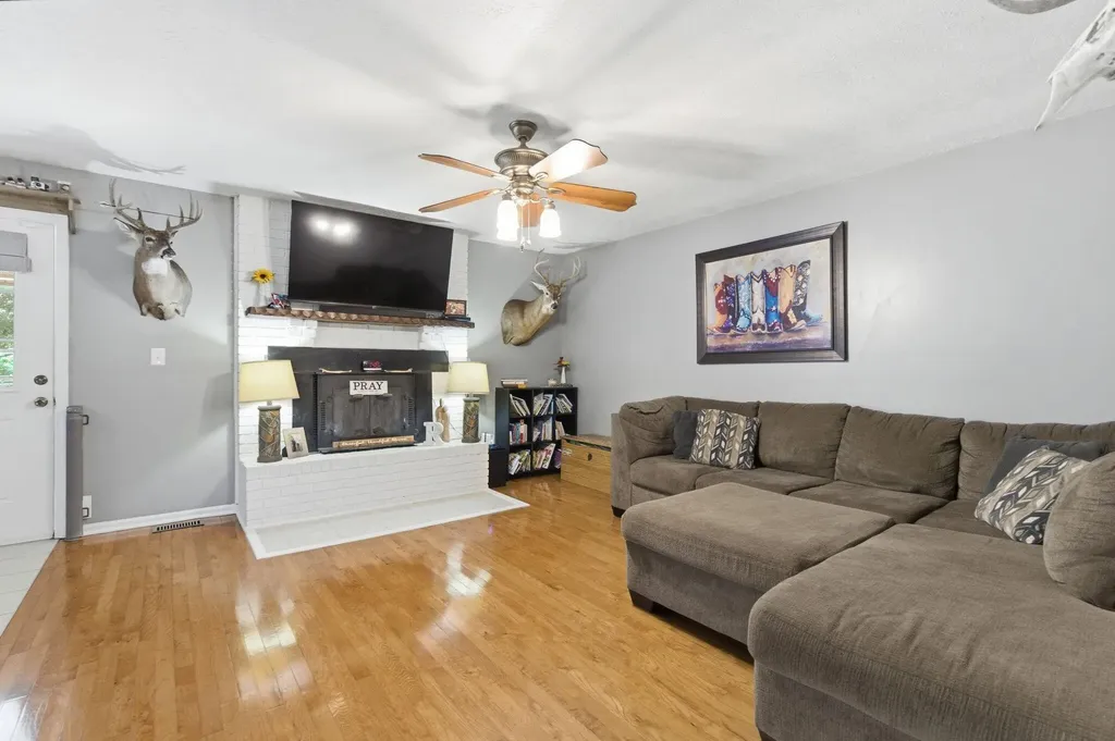 147 Meadowbrook Drive Frankfort KY 40601