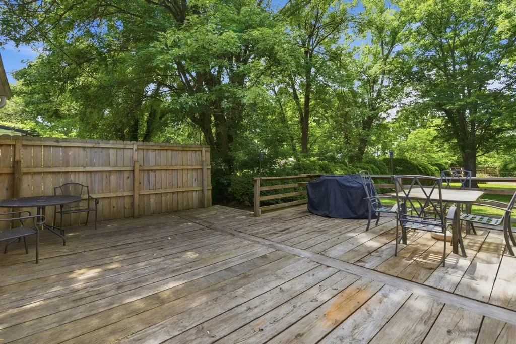 147 Meadowbrook Drive Frankfort KY 40601