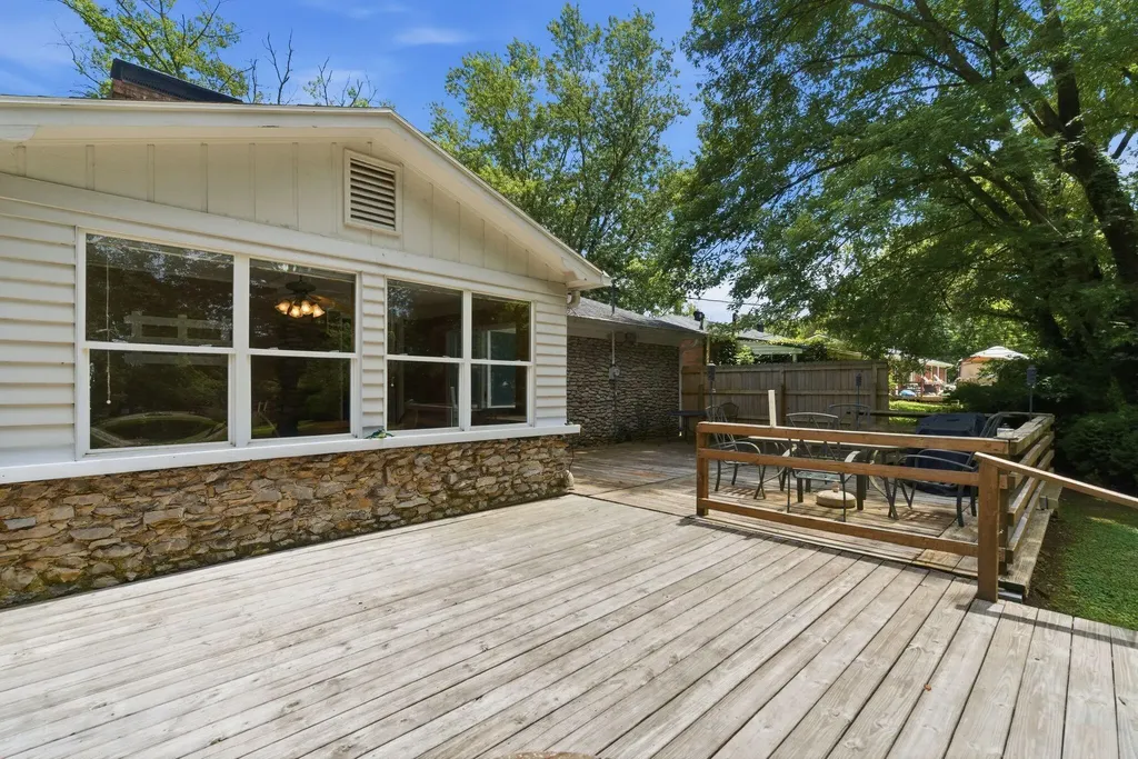 147 Meadowbrook Drive Frankfort KY 40601