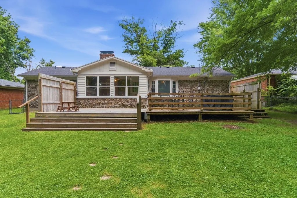 147 Meadowbrook Drive Frankfort KY 40601