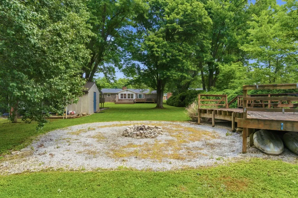 147 Meadowbrook Drive Frankfort KY 40601