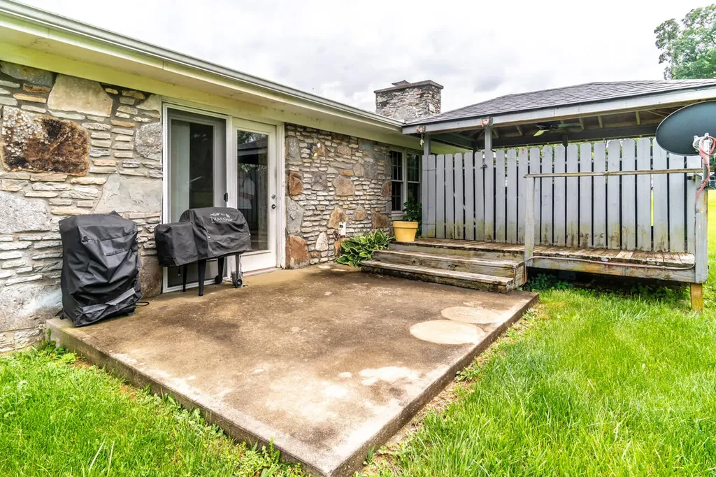 145 Country Estates Drive Paint Lick KY 40461