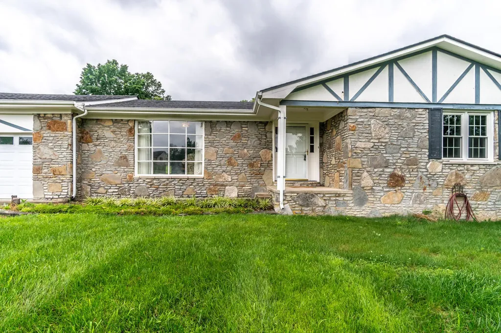 145 Country Estates Drive Paint Lick KY 40461