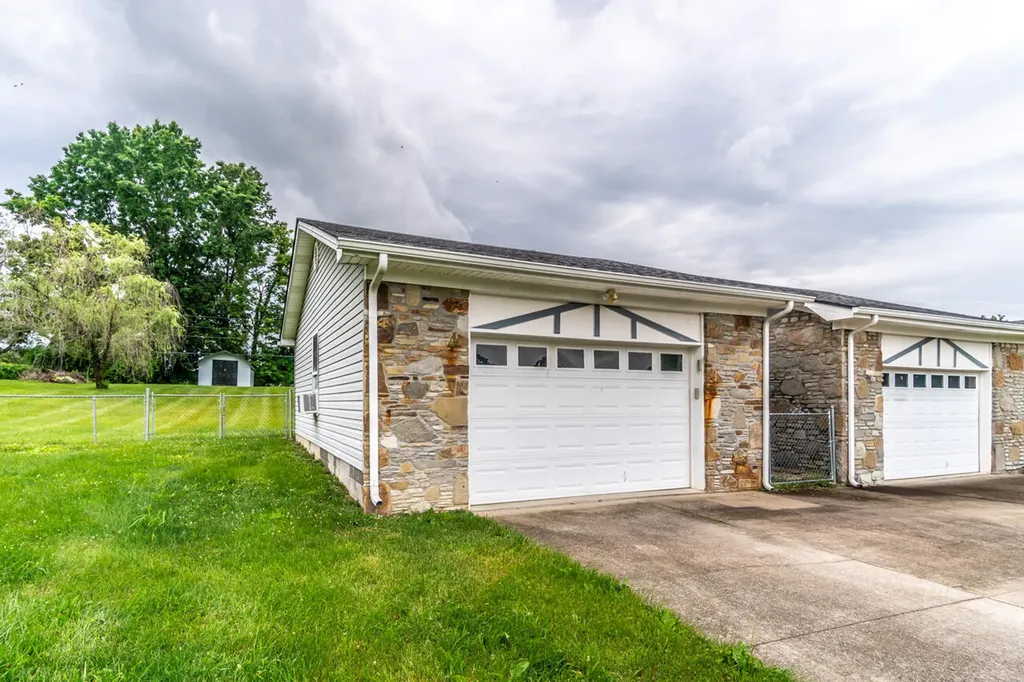 145 Country Estates Drive Paint Lick KY 40461