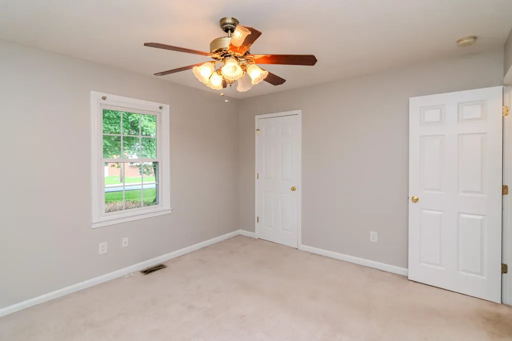 174 Fairview Avenue Lawrenceburg KY 40342