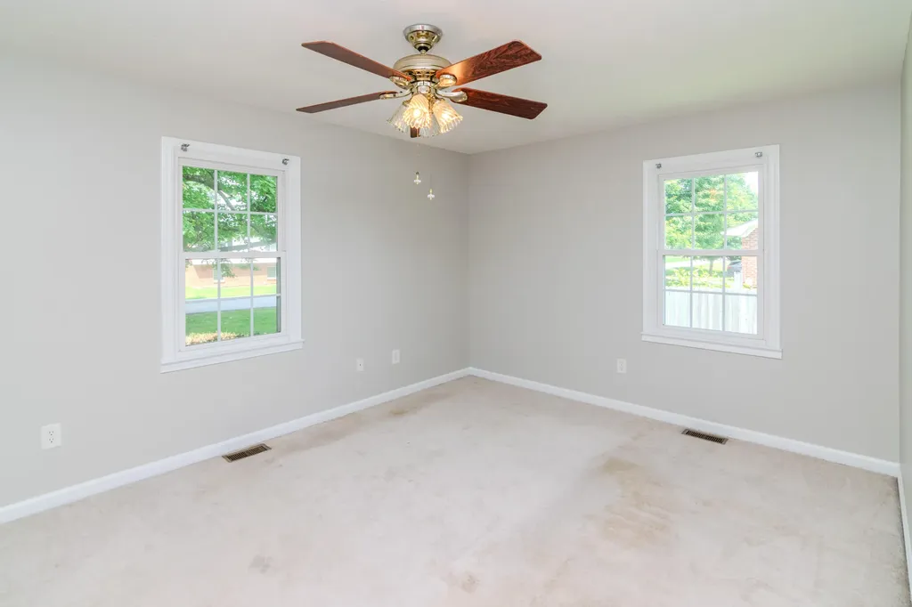 174 Fairview Avenue Lawrenceburg KY 40342