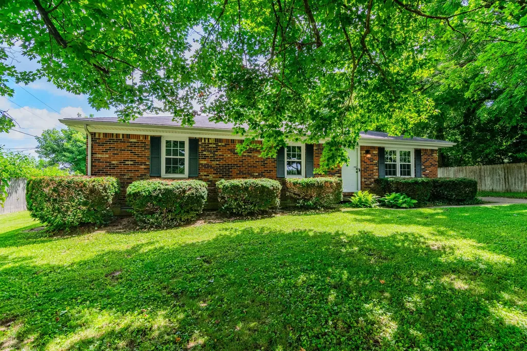 174 Fairview Avenue Lawrenceburg KY 40342