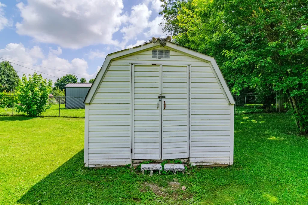 174 Fairview Avenue Lawrenceburg KY 40342