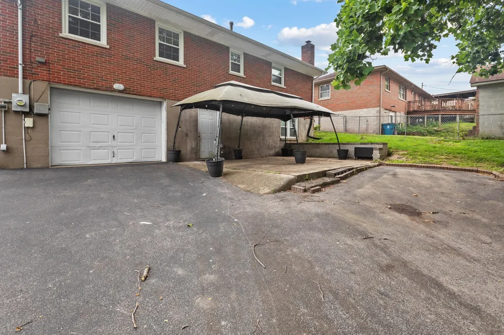 3841 Walhampton Drive Lexington KY 40517