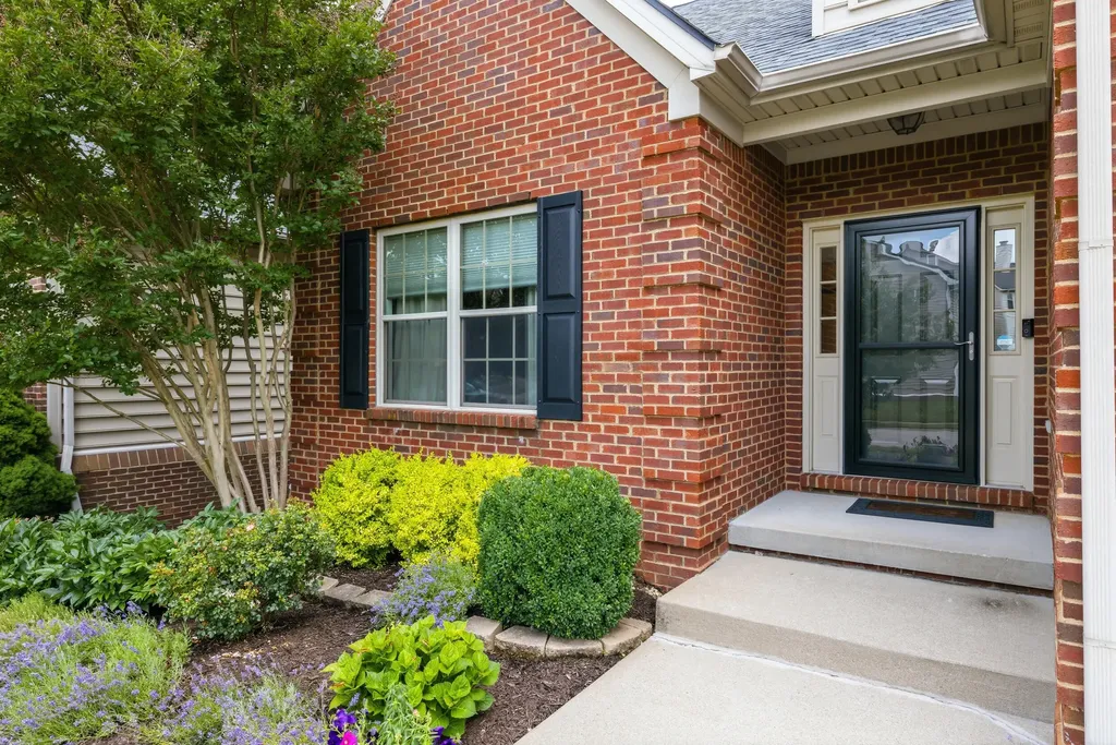 373 Jane Briggs Avenue Lexington KY 40509