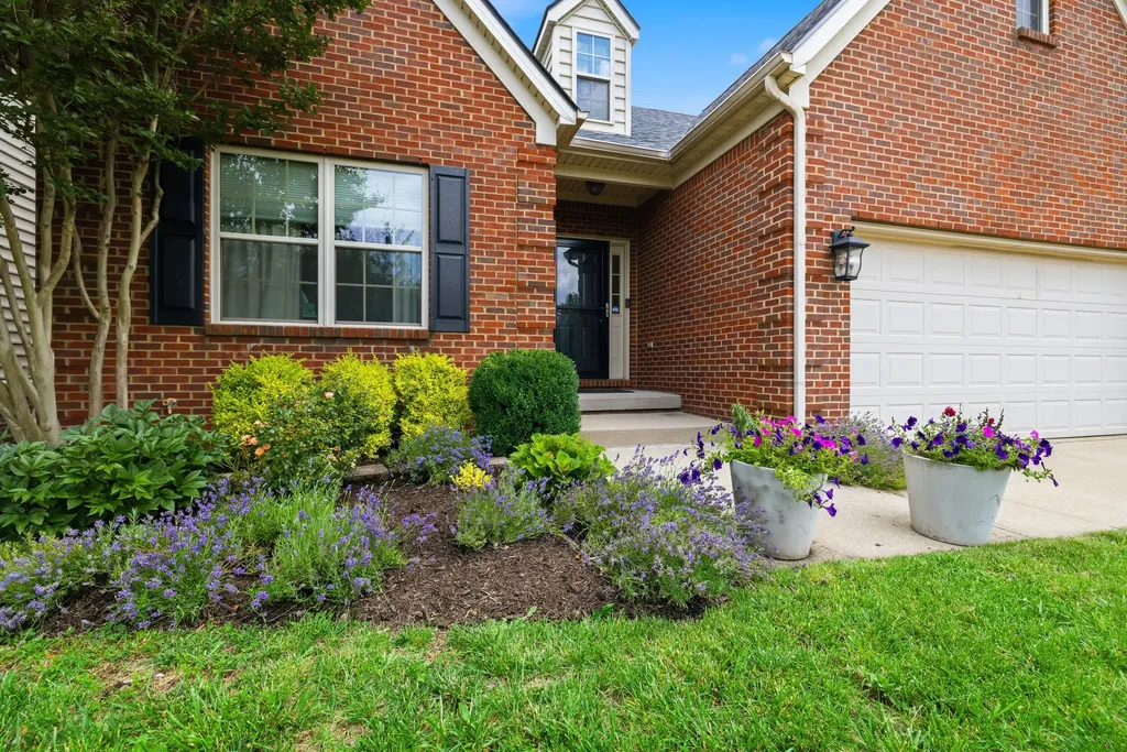 373 Jane Briggs Avenue Lexington KY 40509