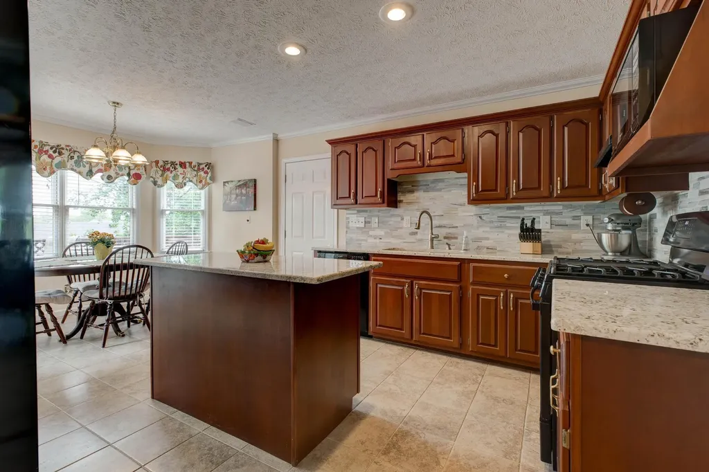 182 Chardonnay Court Winchester KY 40392