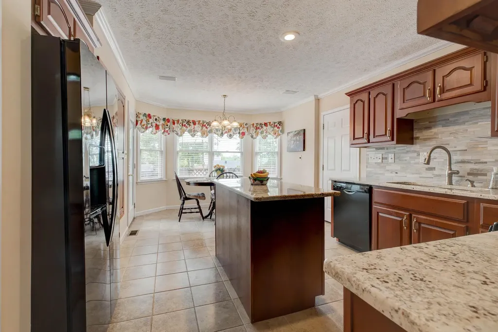 182 Chardonnay Court Winchester KY 40392