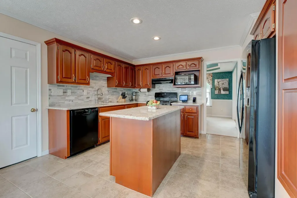 182 Chardonnay Court Winchester KY 40392