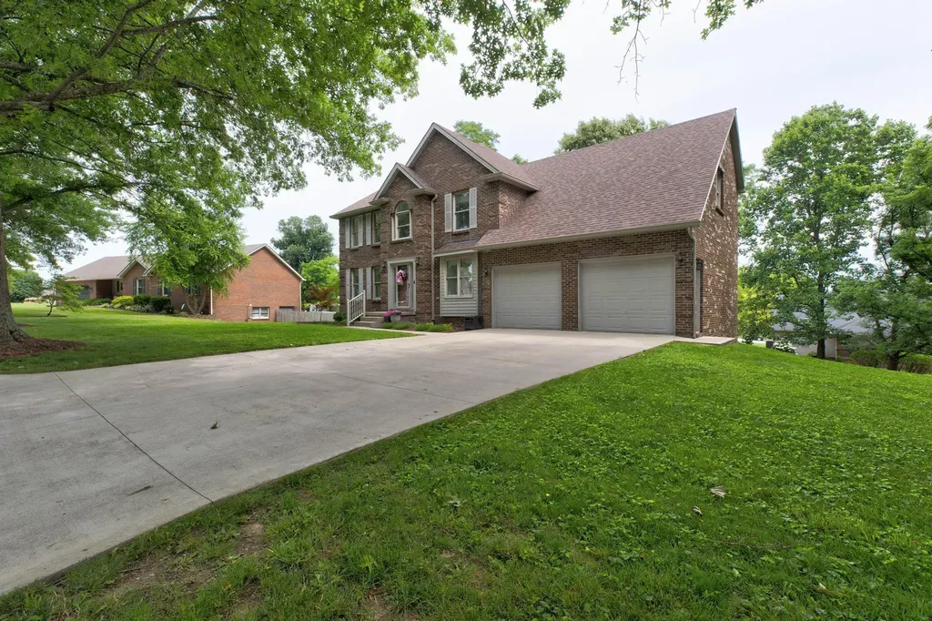 182 Chardonnay Court Winchester KY 40392