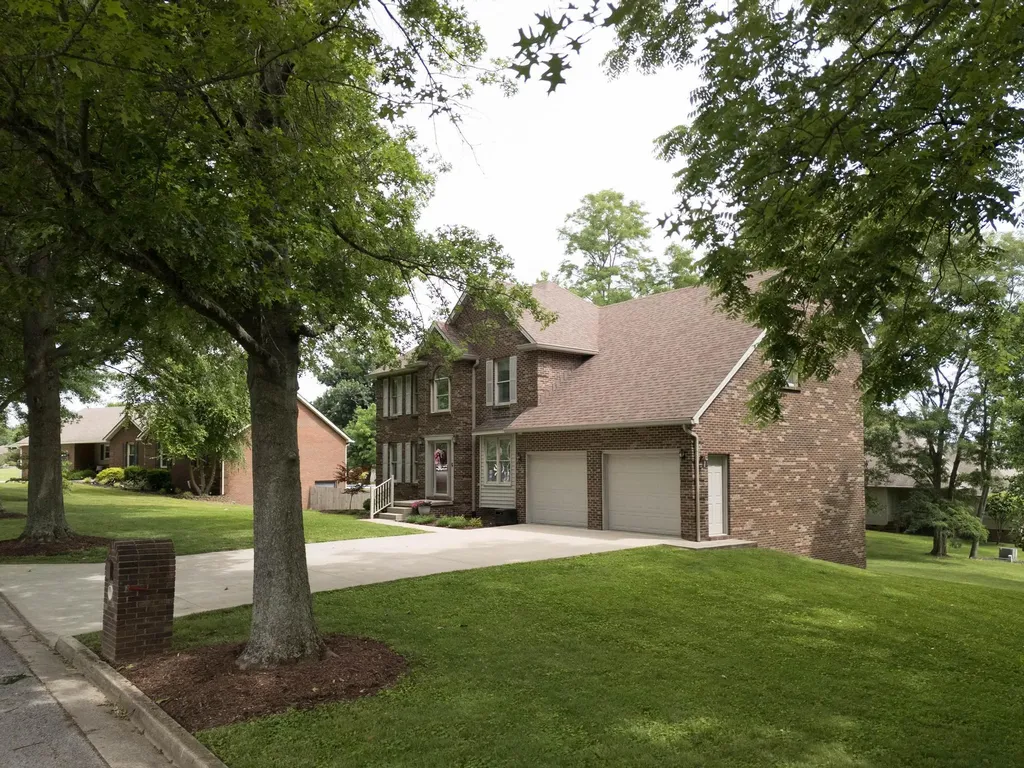 182 Chardonnay Court Winchester KY 40392