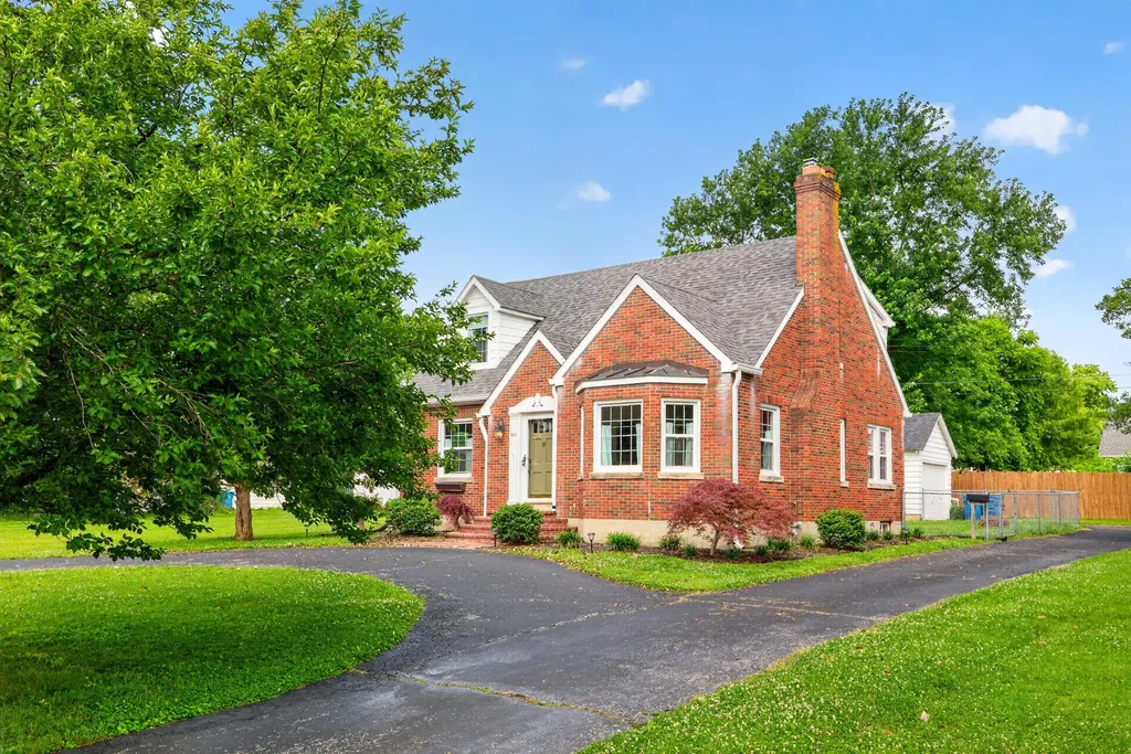 304 Village Drive Lawrenceburg KY 40342