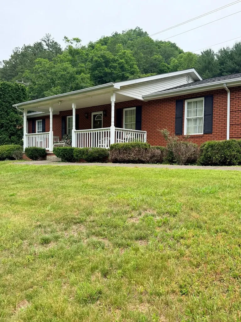 17004 Kentucky 979 Beaver KY 41604