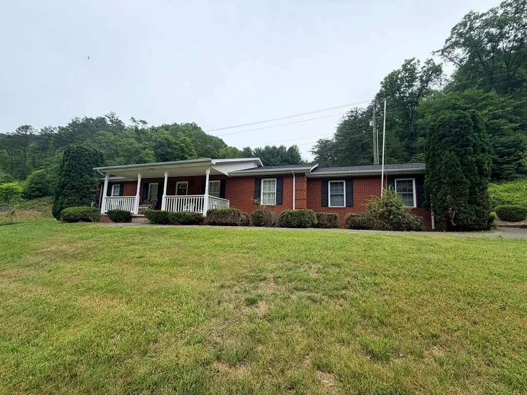 17004 Kentucky 979 Beaver KY 41604
