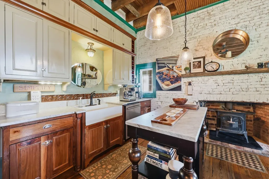 930 Steele Road Versailles KY 40383