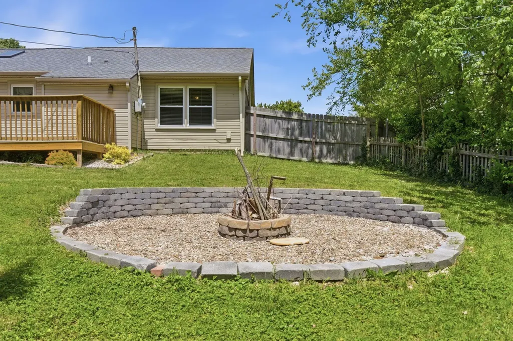 3456 Smoky Mountain Drive Lexington KY 40515
