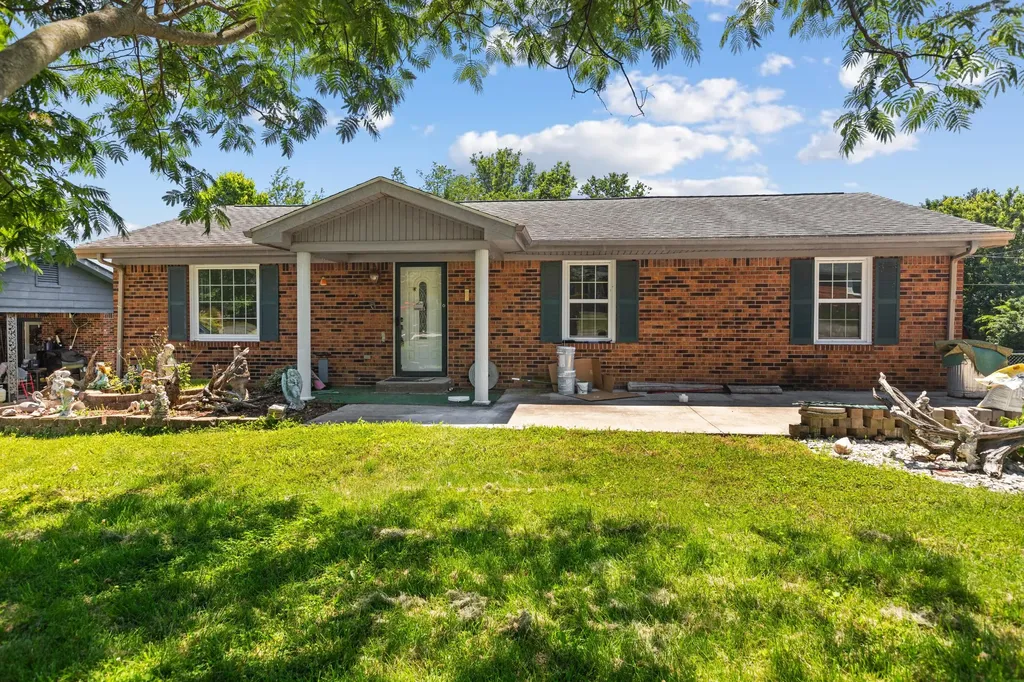 215 Lynn Drive Lawrenceburg KY 40342