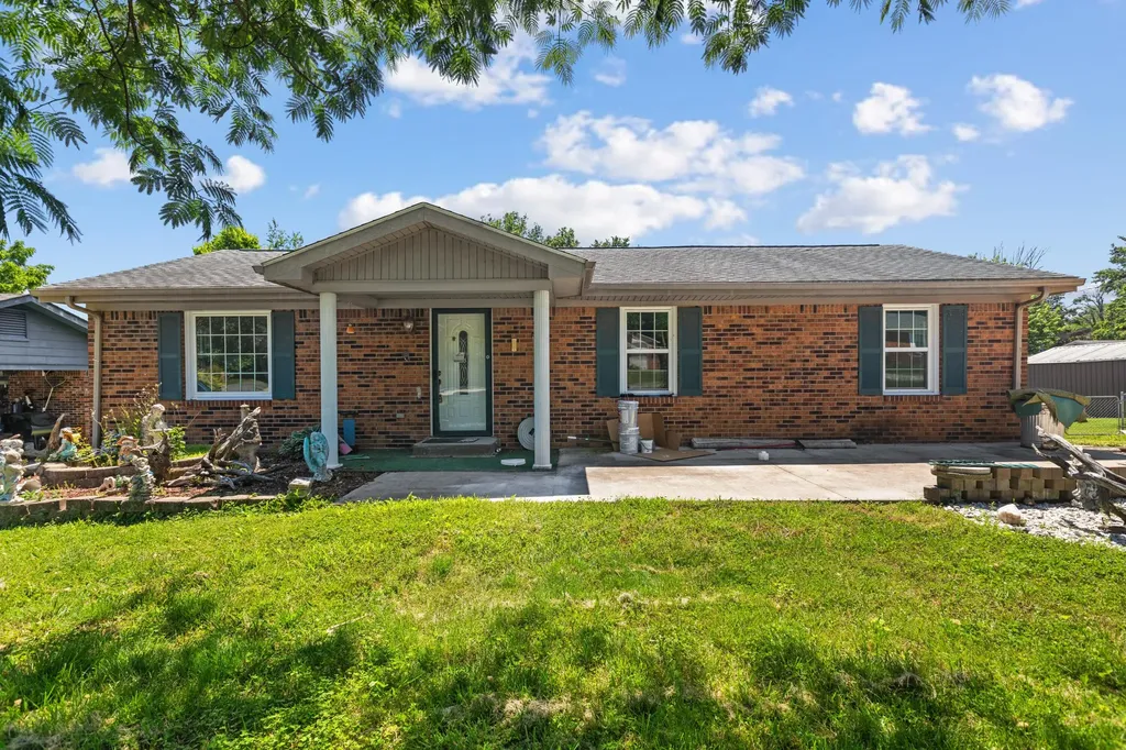 215 Lynn Drive Lawrenceburg KY 40342