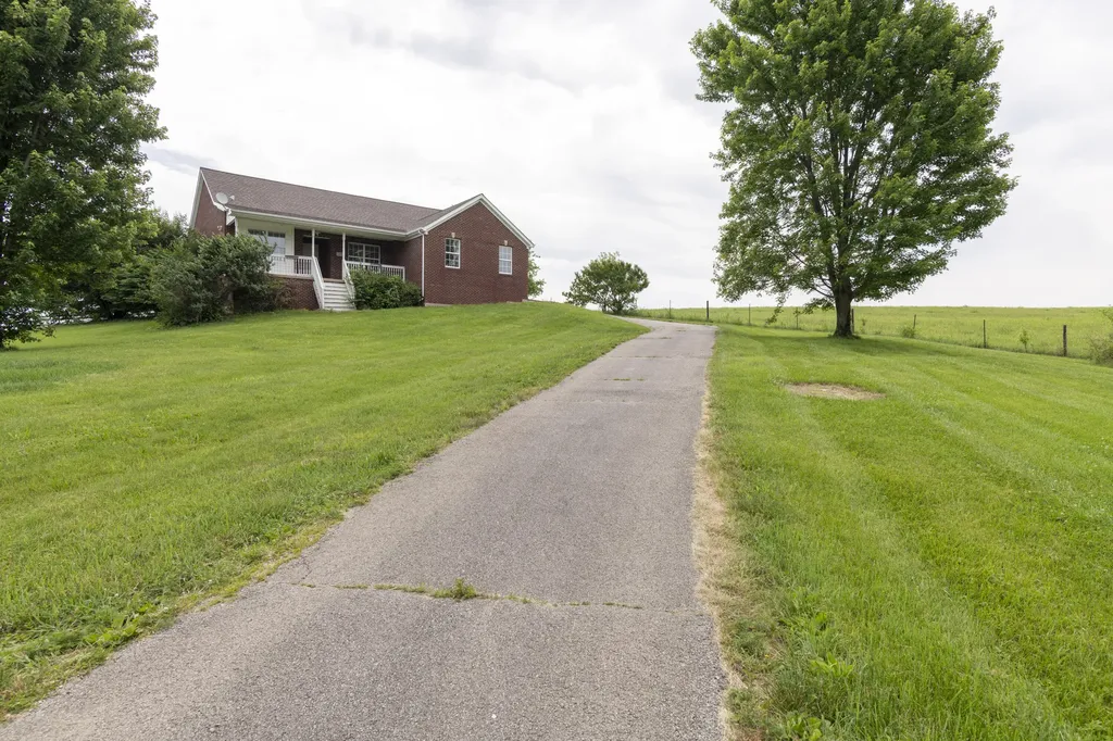 188 Elliott Ford Road Richmond KY 40475