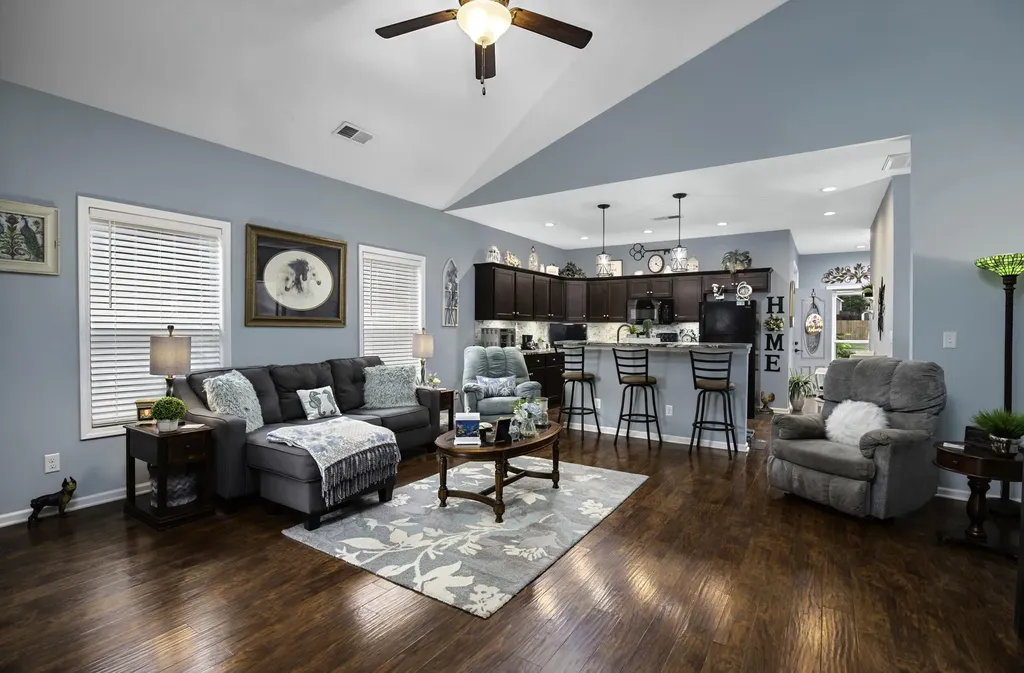 112 Mccowans Ferry Alley Versailles KY 40383