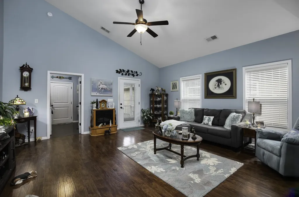 112 Mccowans Ferry Alley Versailles KY 40383