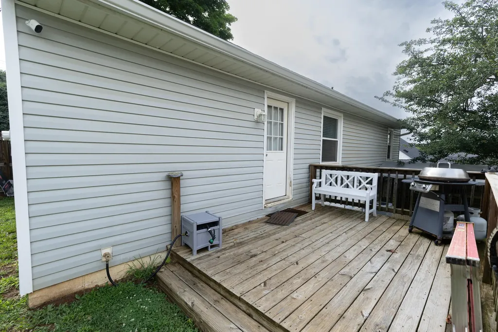 123 Ballard Street Harrodsburg KY 40330