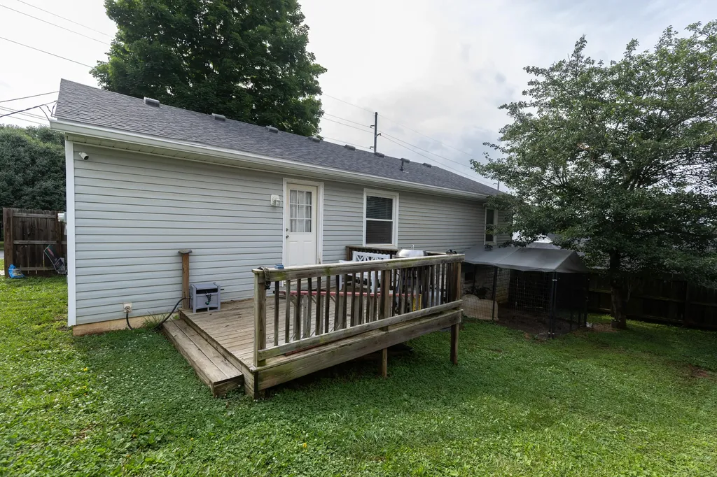 123 Ballard Street Harrodsburg KY 40330