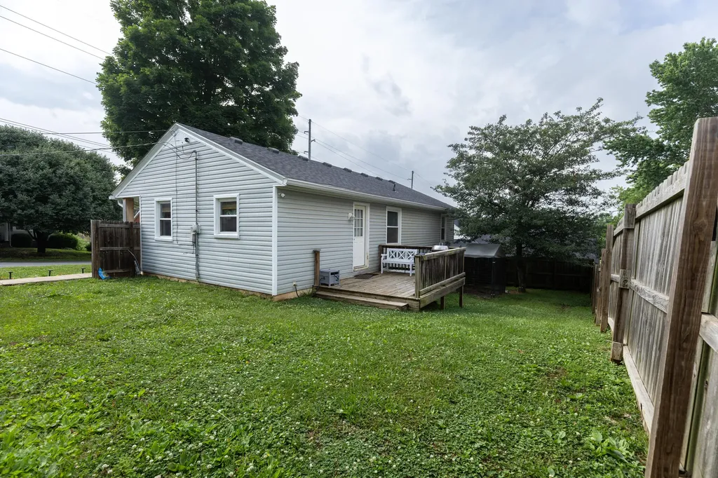 123 Ballard Street Harrodsburg KY 40330