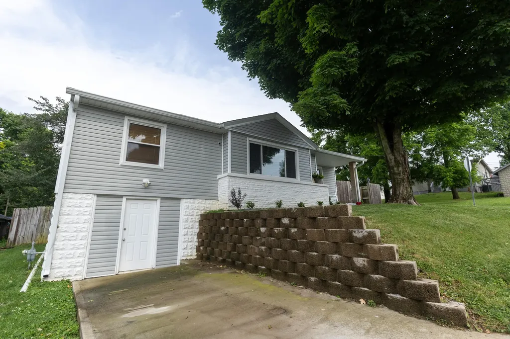 123 Ballard Street Harrodsburg KY 40330
