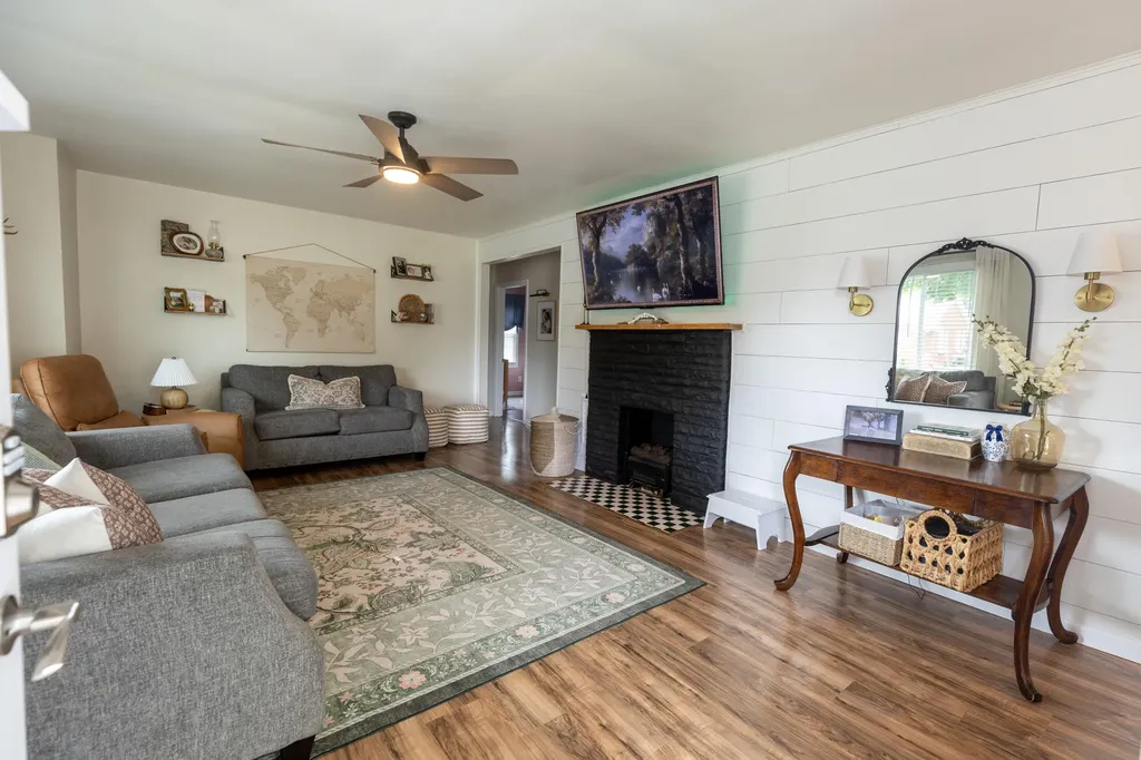 123 Ballard Street Harrodsburg KY 40330