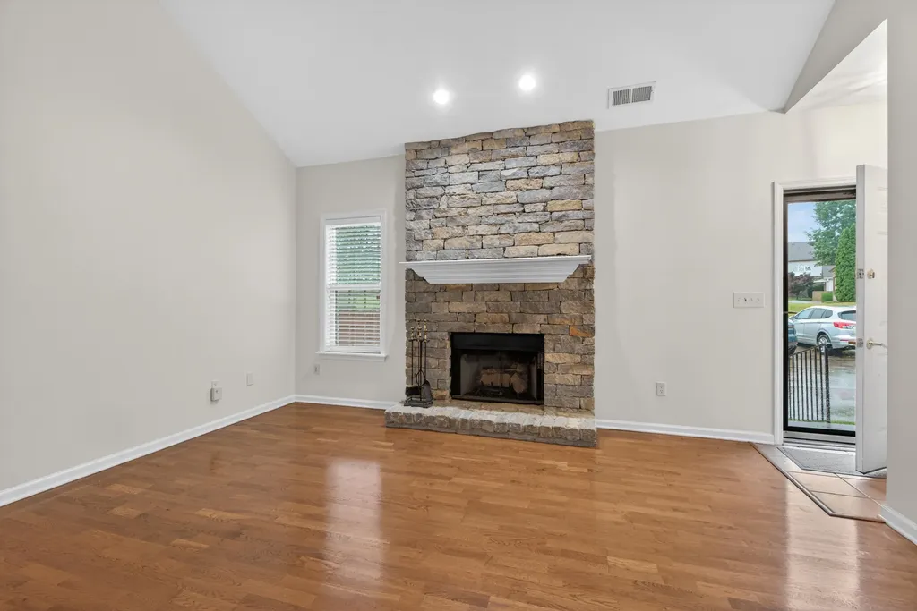 569 Goldon Trophy Trail Lexington KY 40514