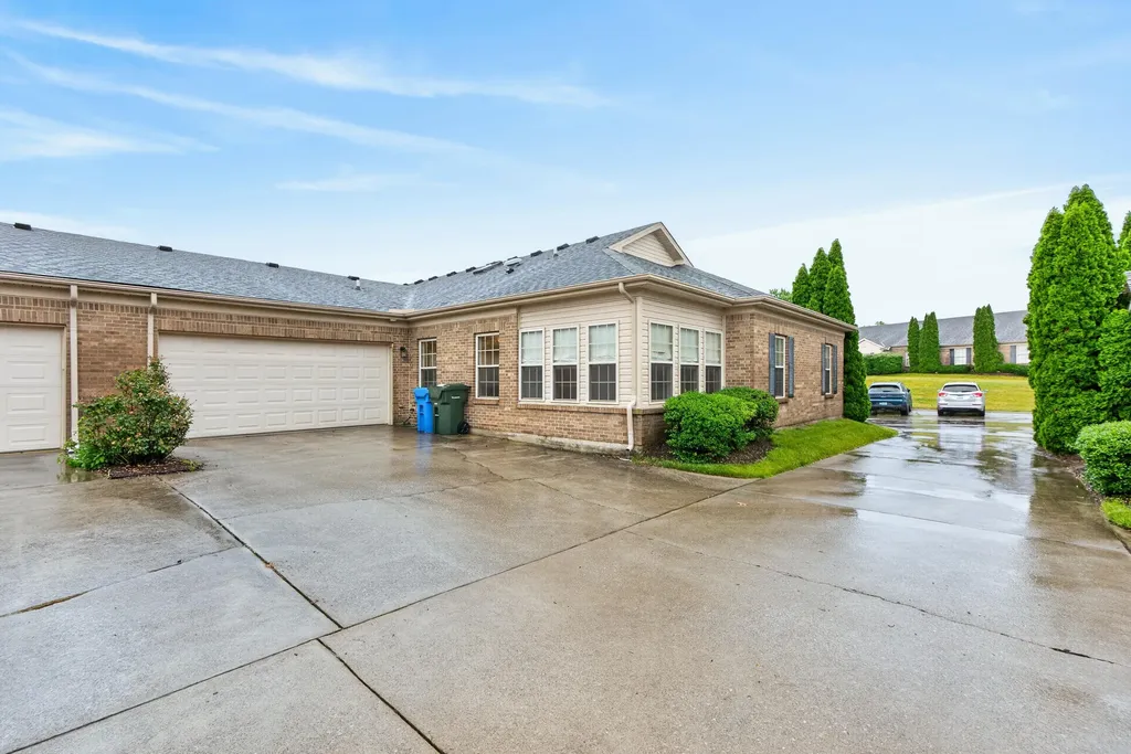 569 Goldon Trophy Trail Lexington KY 40514