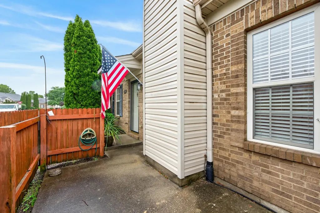 569 Goldon Trophy Trail Lexington KY 40514