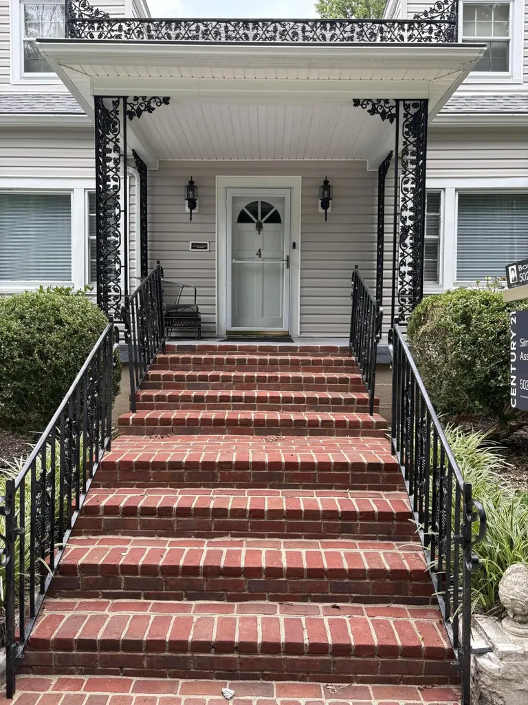 4 Tanner Court Frankfort KY 40601